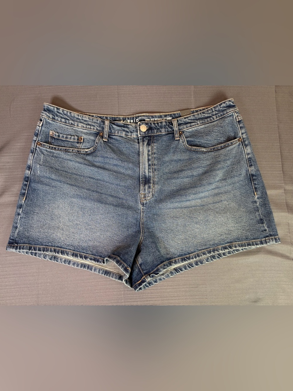 NWT Torrid High Rise Relaxed 3.5” Denim Shorts Size 22
